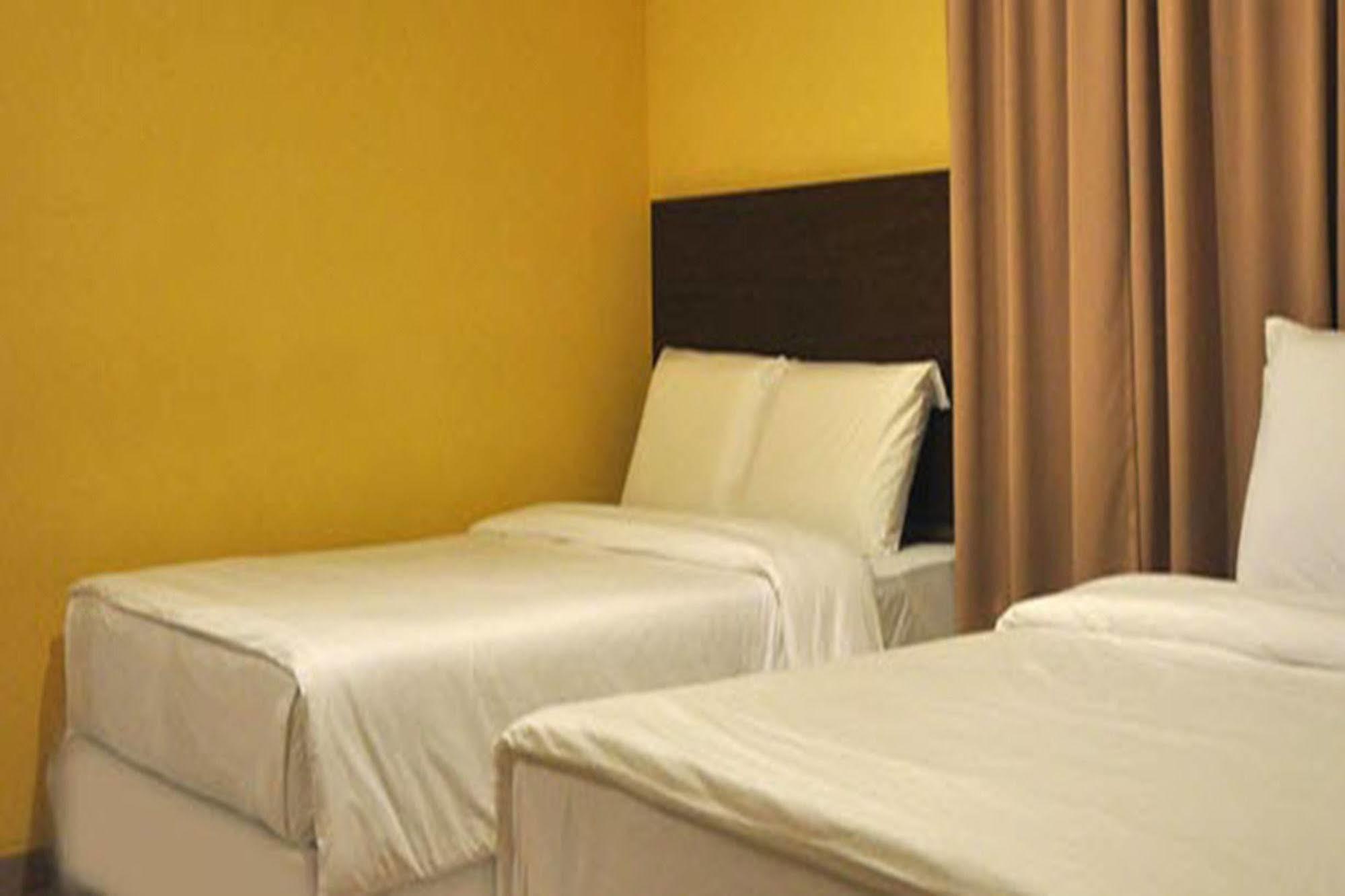 Golden Bay Hotel Малакка Экстерьер фото